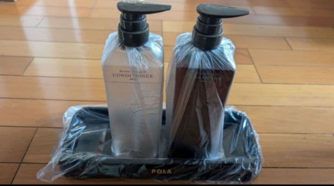 POLAアロマエッセゴールドシャンプー＆コンディショナー10l ボトル・トレイ付