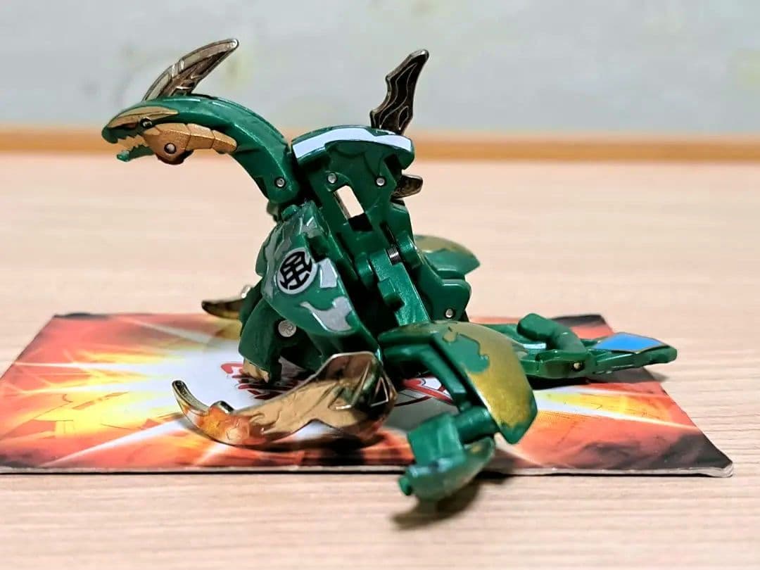 最終値下げ　激レア　爆丸　神3　磁ドラガオン 轟フドウ 士ガリュウ　カード付き