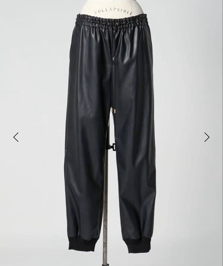 【新品未使用】ドゥロワー レザーライクトラックパンツ size34