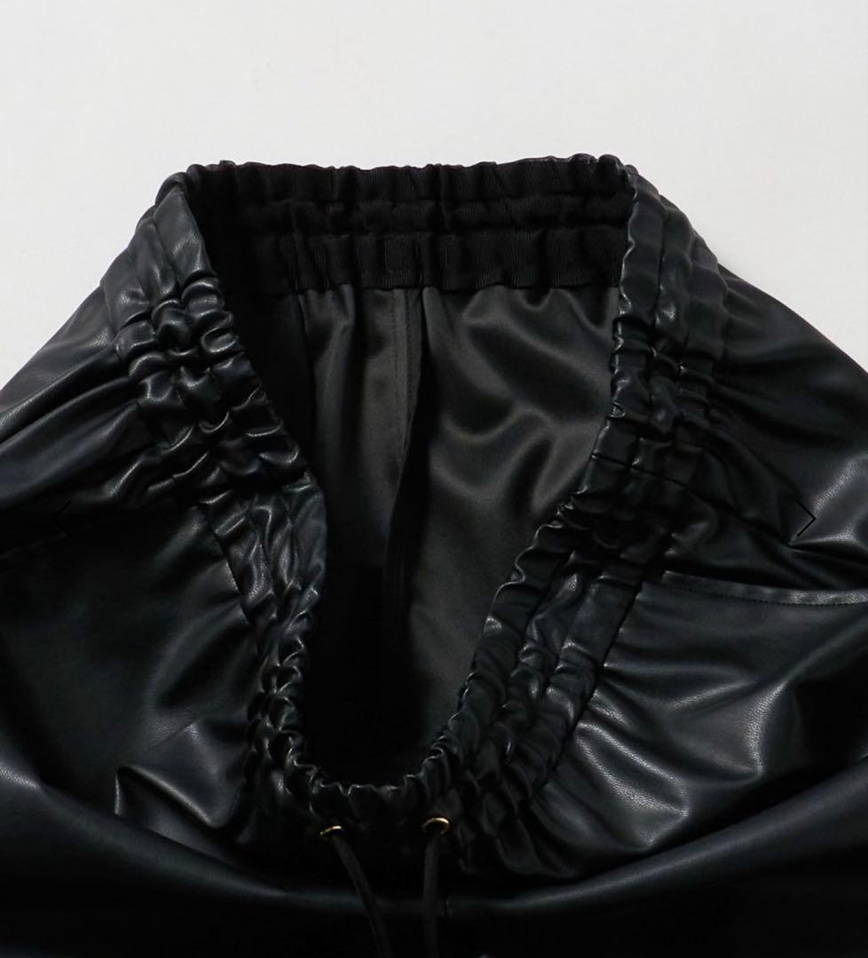 【新品未使用】ドゥロワー レザーライクトラックパンツ size34