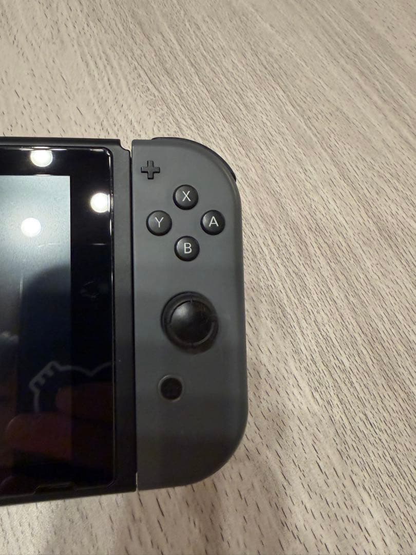 ア*ン様 NINTENDO SWITCH 本体 付属品 ケース付き　液晶保護シー