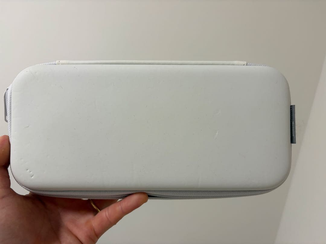 ア*ン様 NINTENDO SWITCH 本体 付属品 ケース付き　液晶保護シー