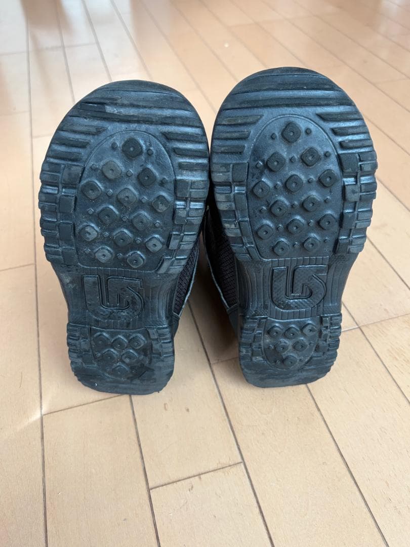 子ども用スノーボードブーツ BOAシステム搭載