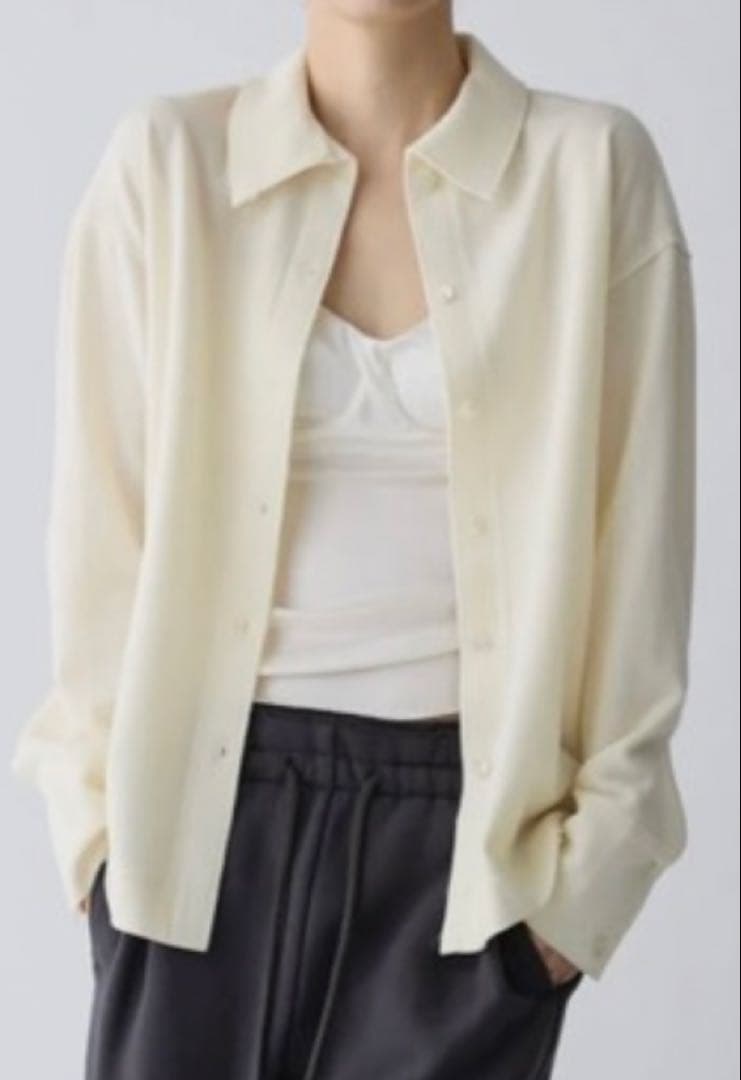 RHERE ウールブラウス　アイボリー