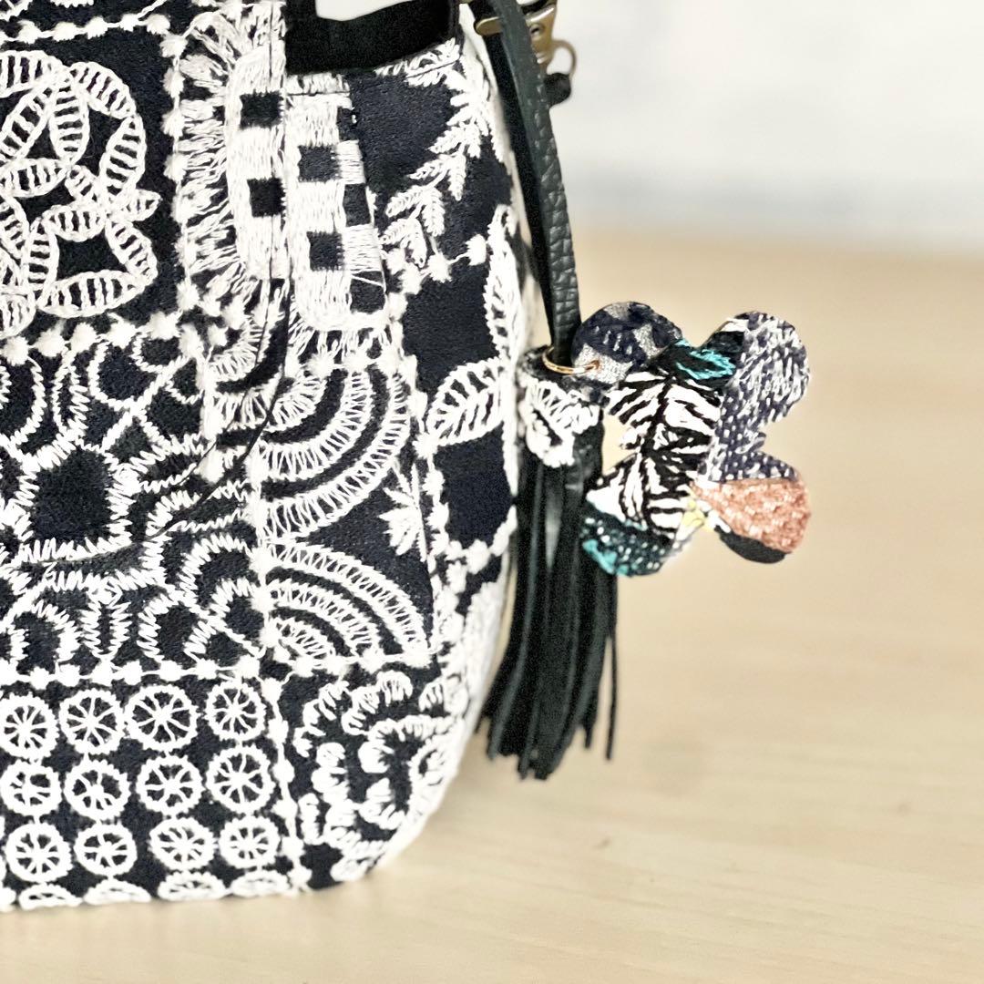 ミナペルホネン コロンとしたショルダーバッグMB510-071