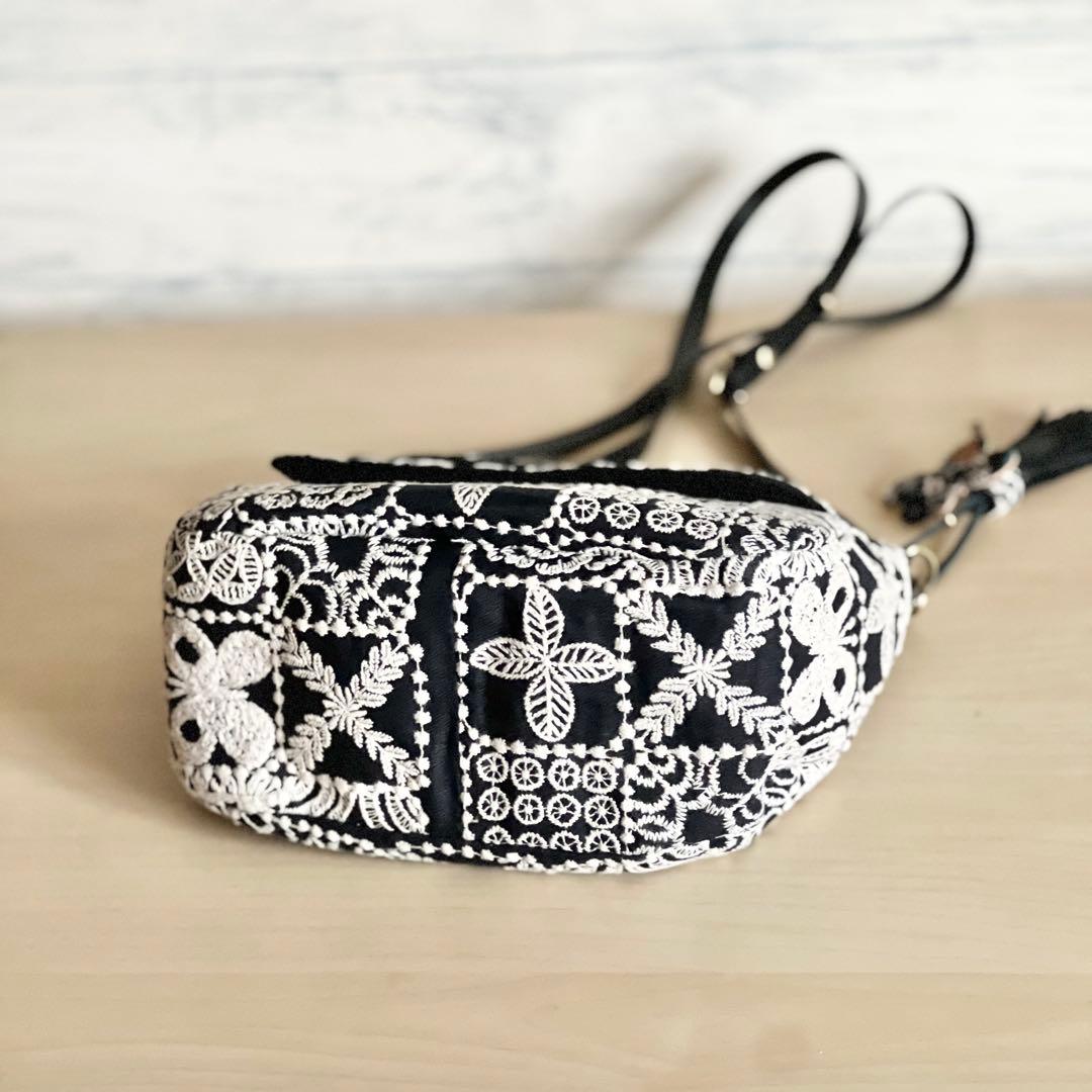 ミナペルホネン コロンとしたショルダーバッグMB510-071