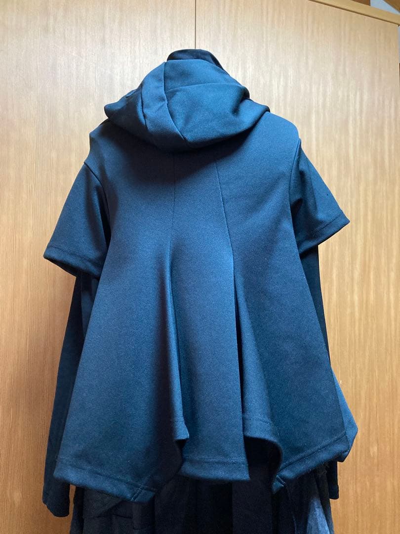 コムデギャルソン　フード付きフレアーカットソー