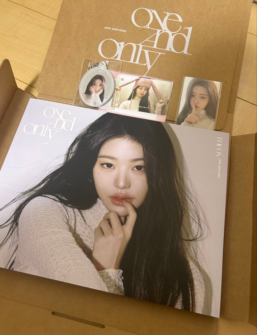 IVE アイブ　ウォニョン wonyoung DICON 写真集　トレカ　新品