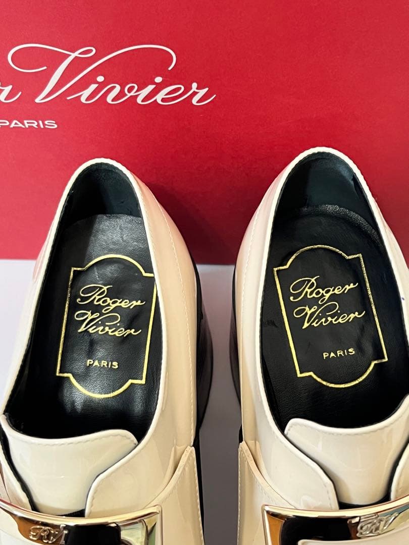 ロジェヴィヴィエ ローファー エナメル オフホワイト 38.5