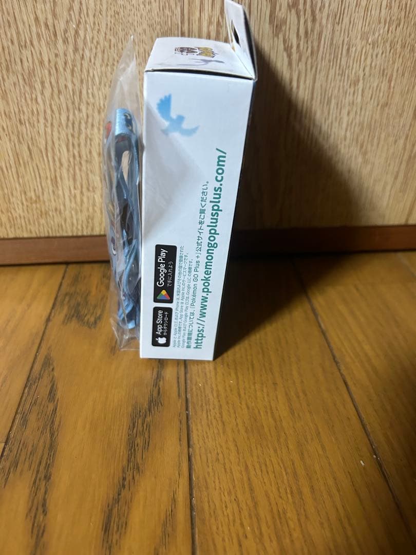 新品未開封　　限定ストラップ付き　Pokemon GO Plus +