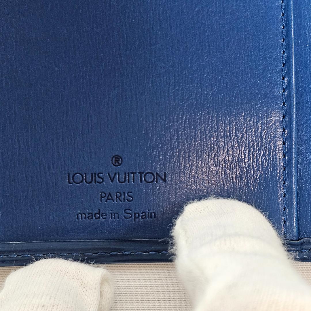LOUIS VUITTON ルイヴィトン　エピ　青　ブルー　手帳カバー