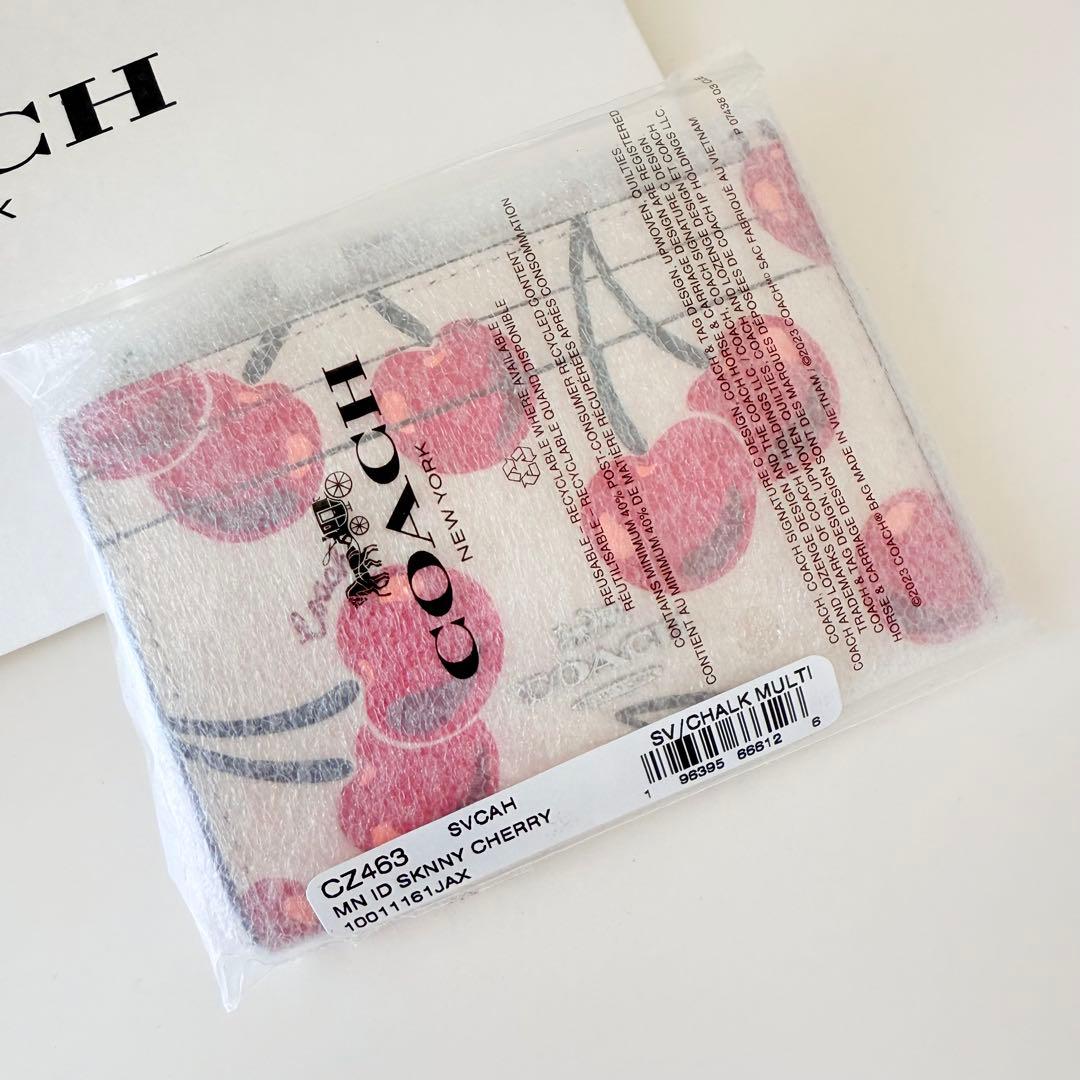 COACH コーチ　ケース 小銭入れ財布　ホワイトレッドチェリーさくらんぼ