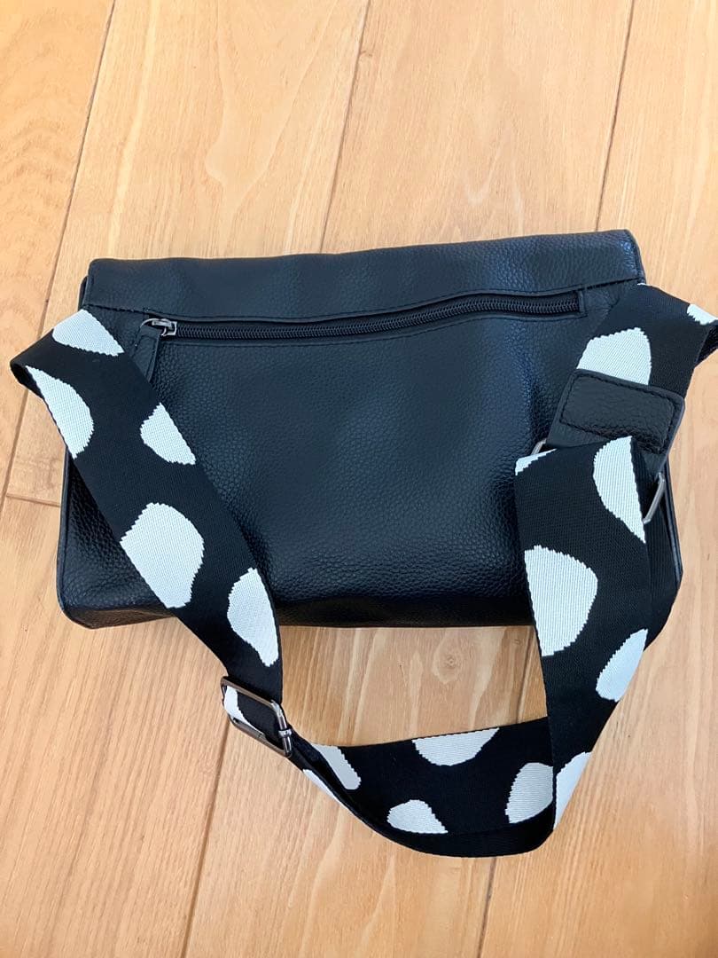 ear PAPILLONNER 柄ワイドテープショルダーバッグ