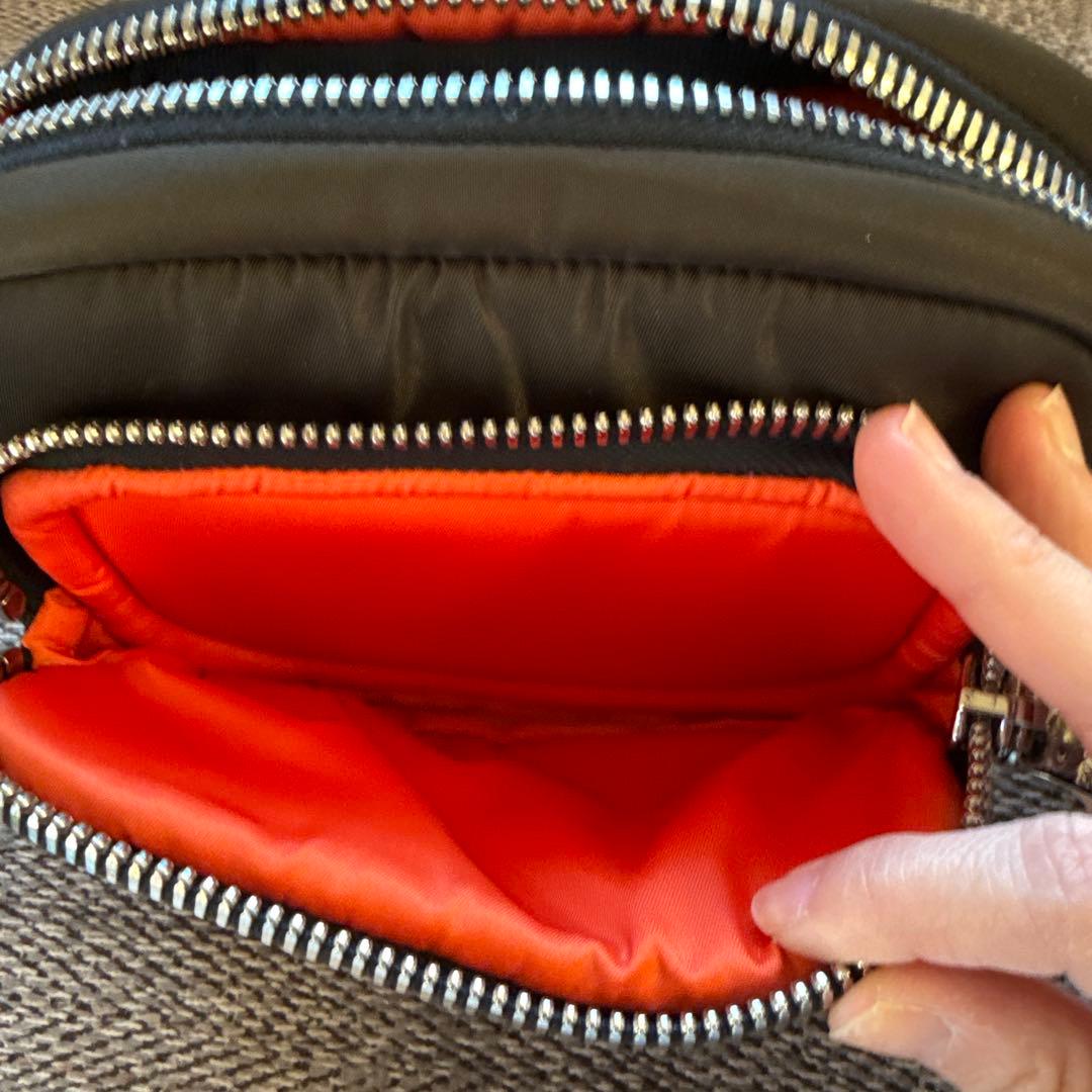 PRADA⭐️ナイロンカーゴ　クラッチ　バッグ　カーキ