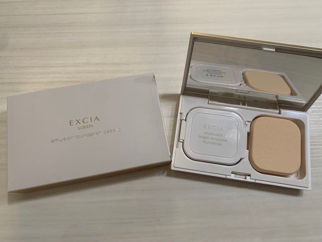 アルビオン　エクシアEXCIA エマルジョンファンデーション　ミディアムオークル