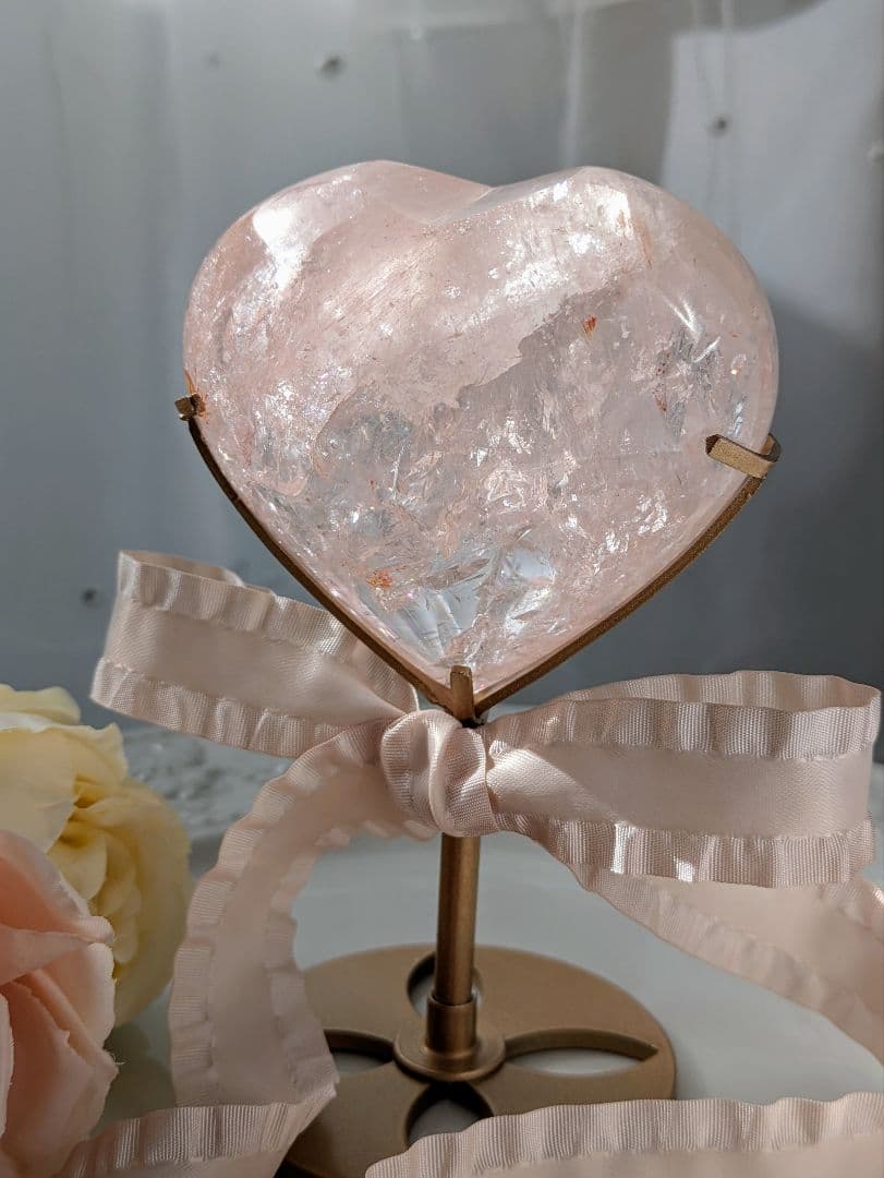 ♡ピンクアゼツライト（通称） 濃ピンク　クリアクォーツ♡　ぷっくりハート