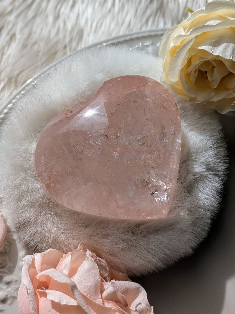 ♡ピンクアゼツライト（通称） 濃ピンク　クリアクォーツ♡　ぷっくりハート