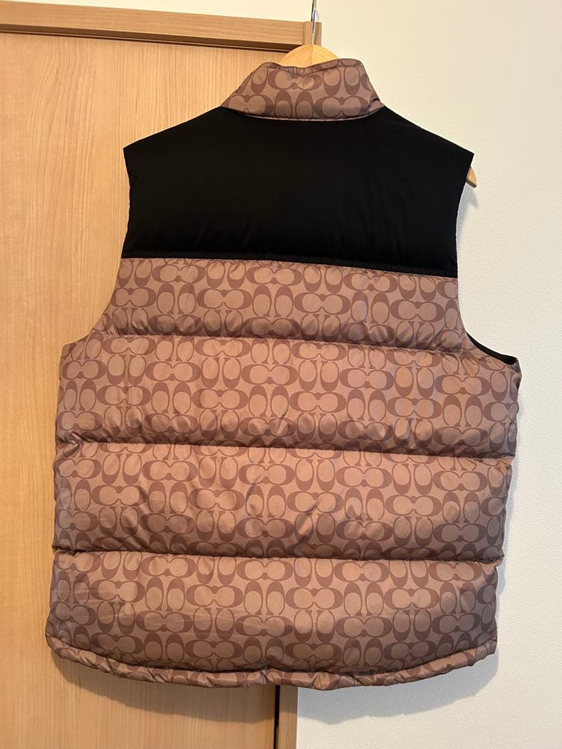 COACH メンズ XL シグネチャー柄 ダウンベスト