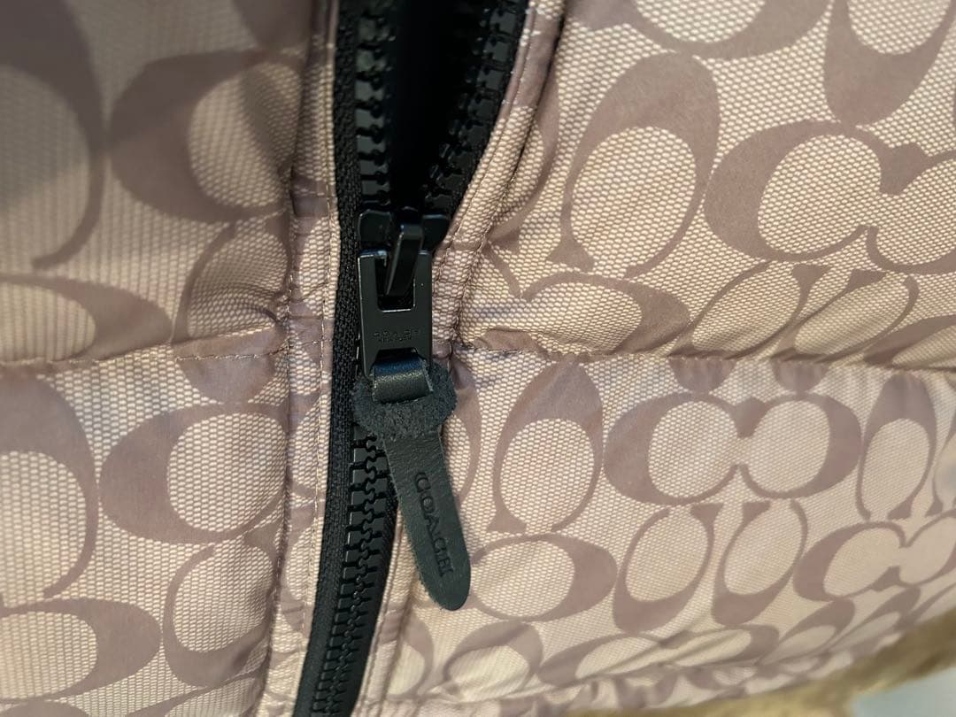 COACH メンズ XL シグネチャー柄 ダウンベスト