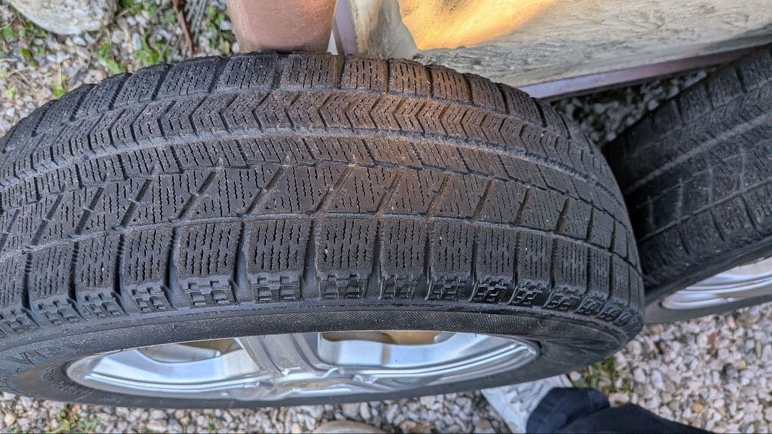 ブリジストン　ブリザック　スタッドレスタイヤ　4本　ホイール付