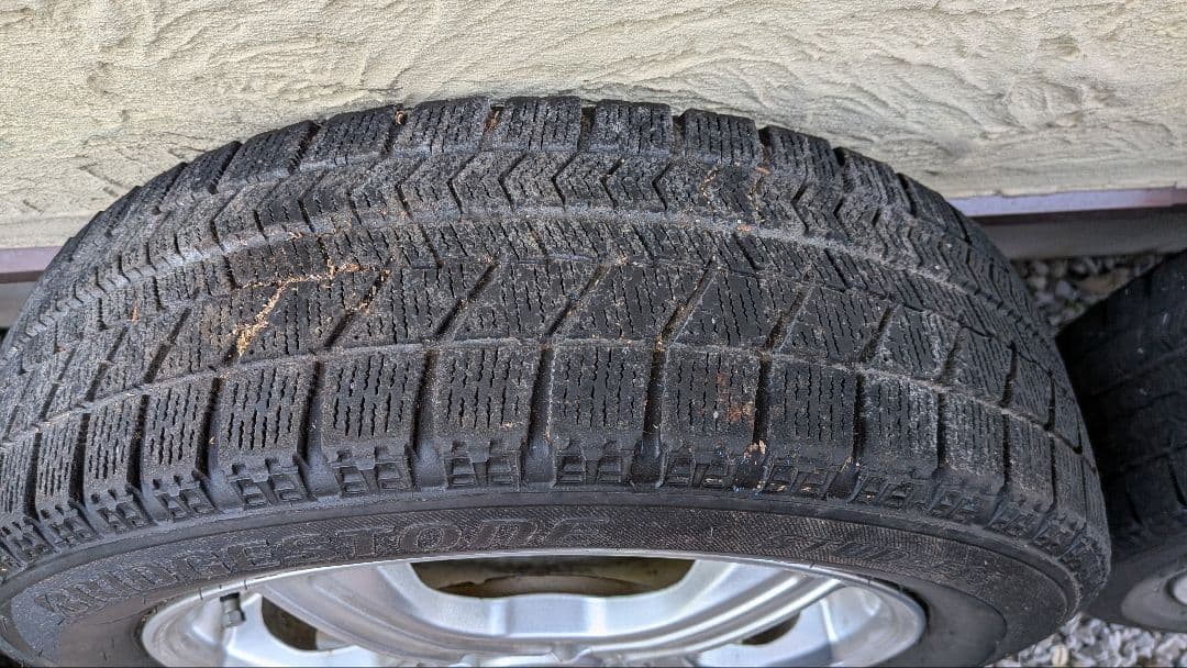 ブリジストン　ブリザック　スタッドレスタイヤ　4本　ホイール付