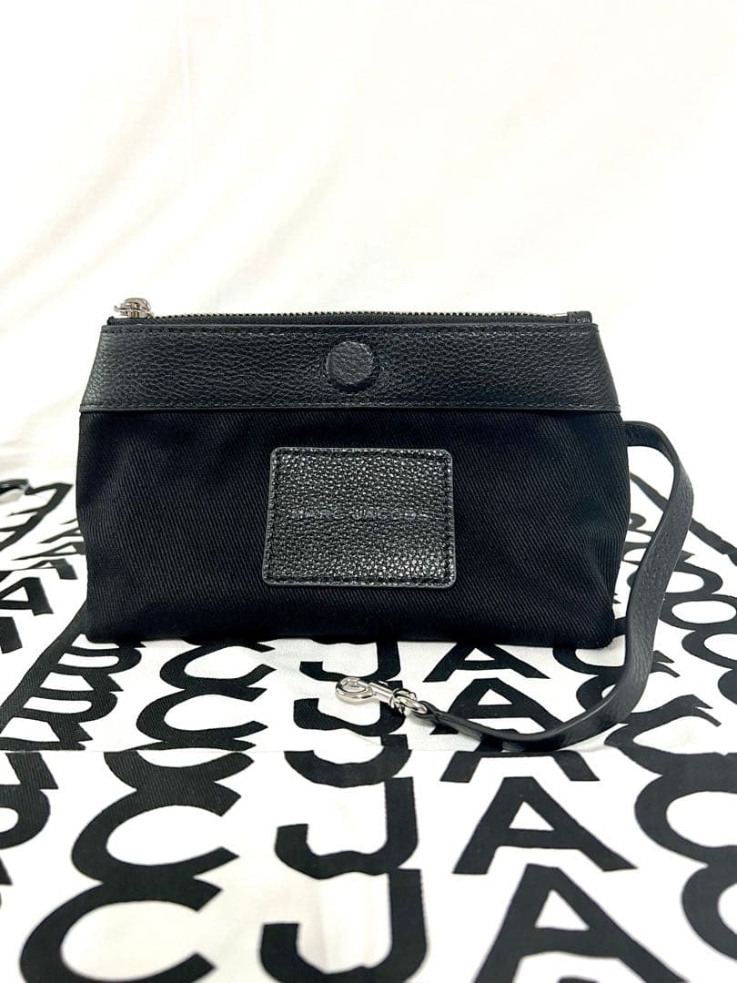 【新品】MARC JACOBS ザ サックバッグ ミニ ブラック ポーチ付き
