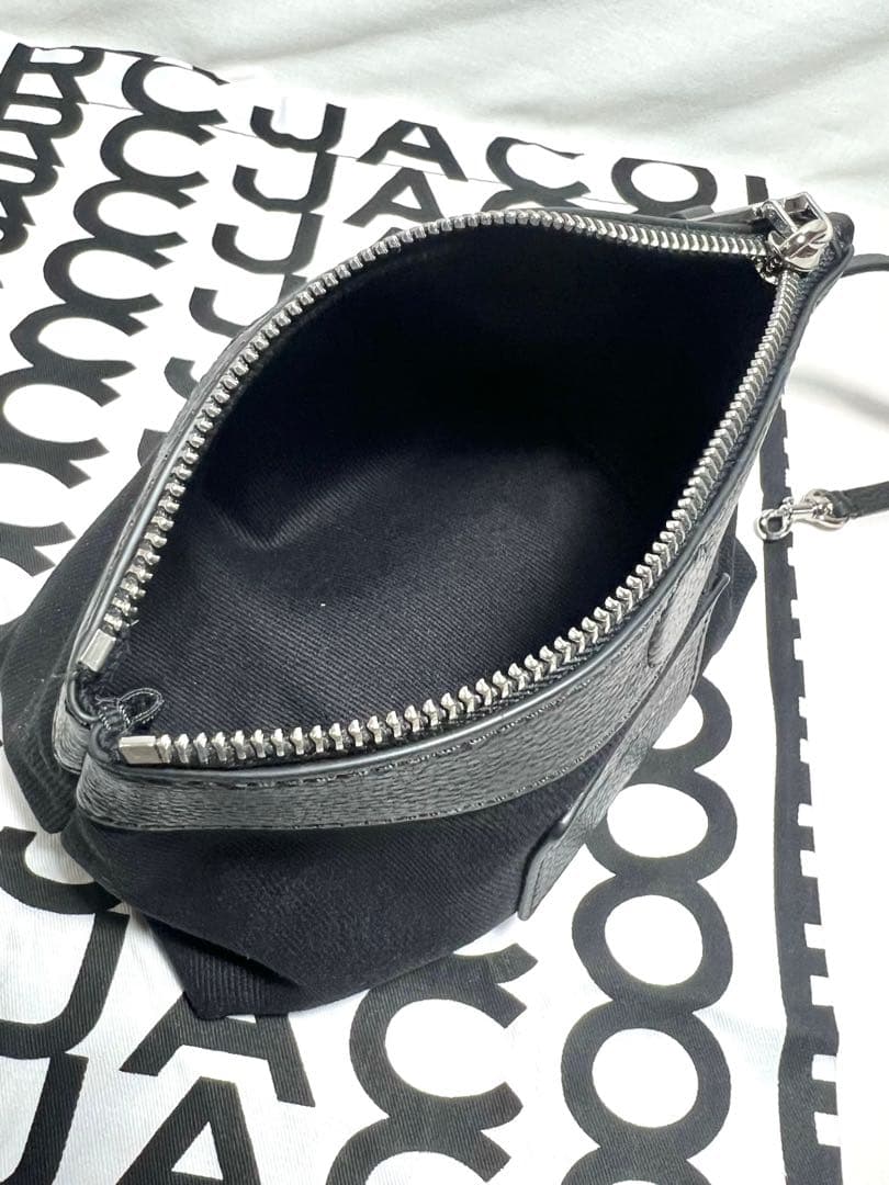 【新品】MARC JACOBS ザ サックバッグ ミニ ブラック ポーチ付き