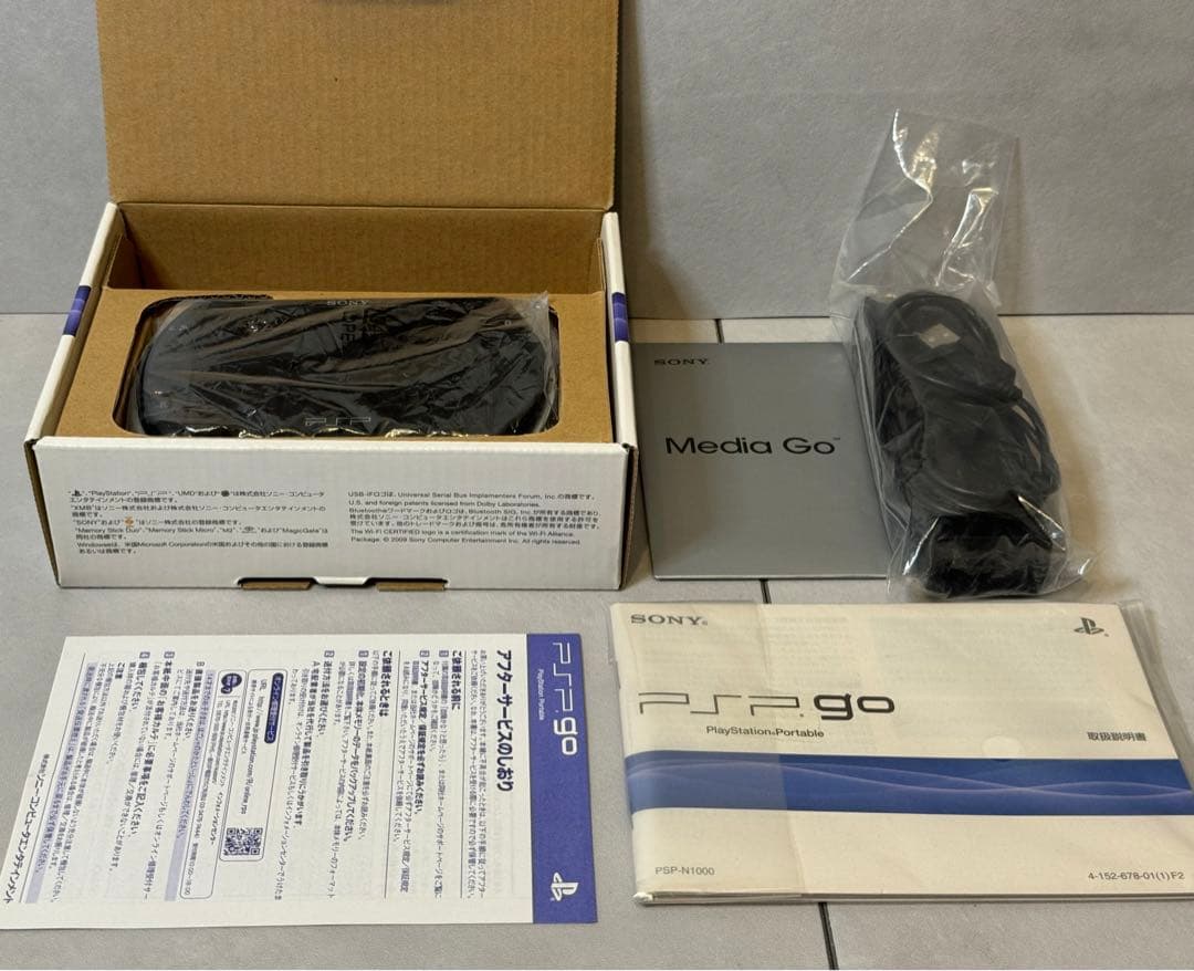 PSP go　SONY PSP-N1000 PB 本体