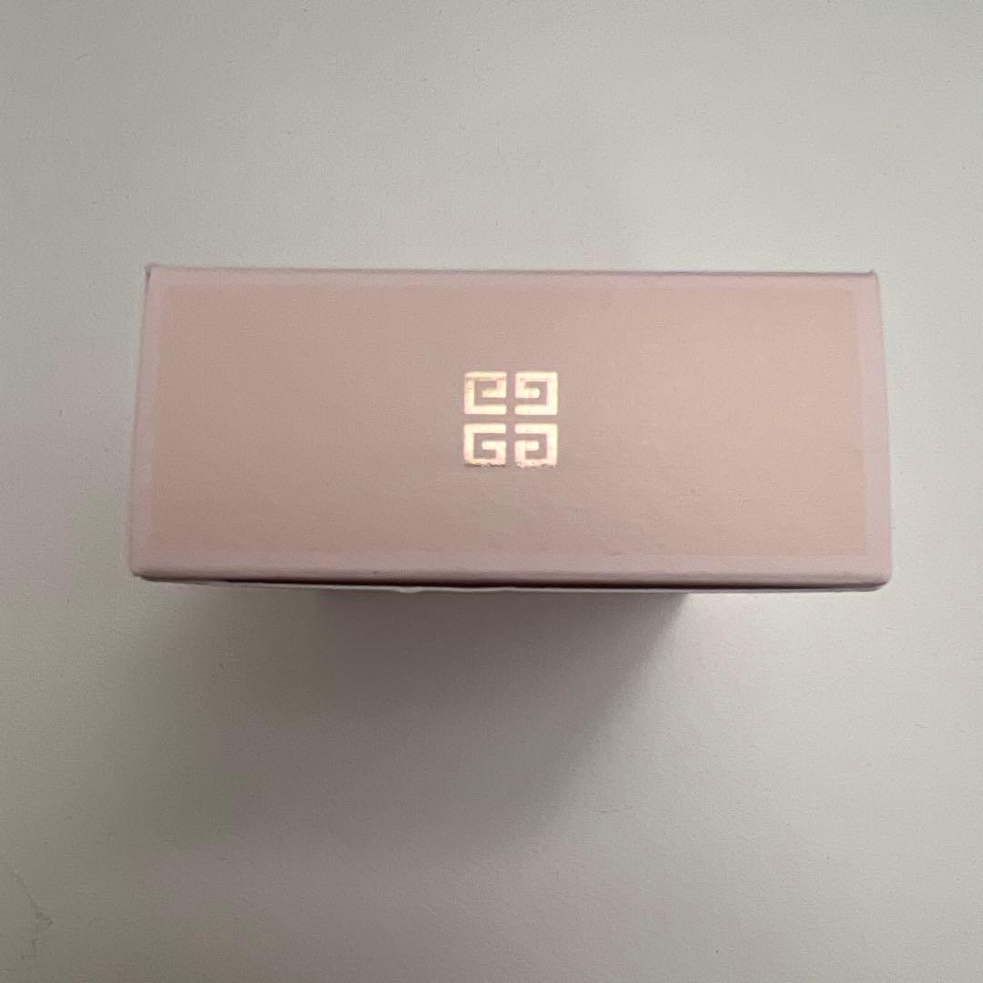 新品　80ml ジバンシー イレジスティブル オーデパルファム 香水