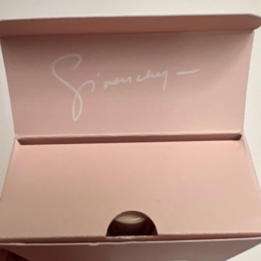 新品　80ml ジバンシー イレジスティブル オーデパルファム 香水