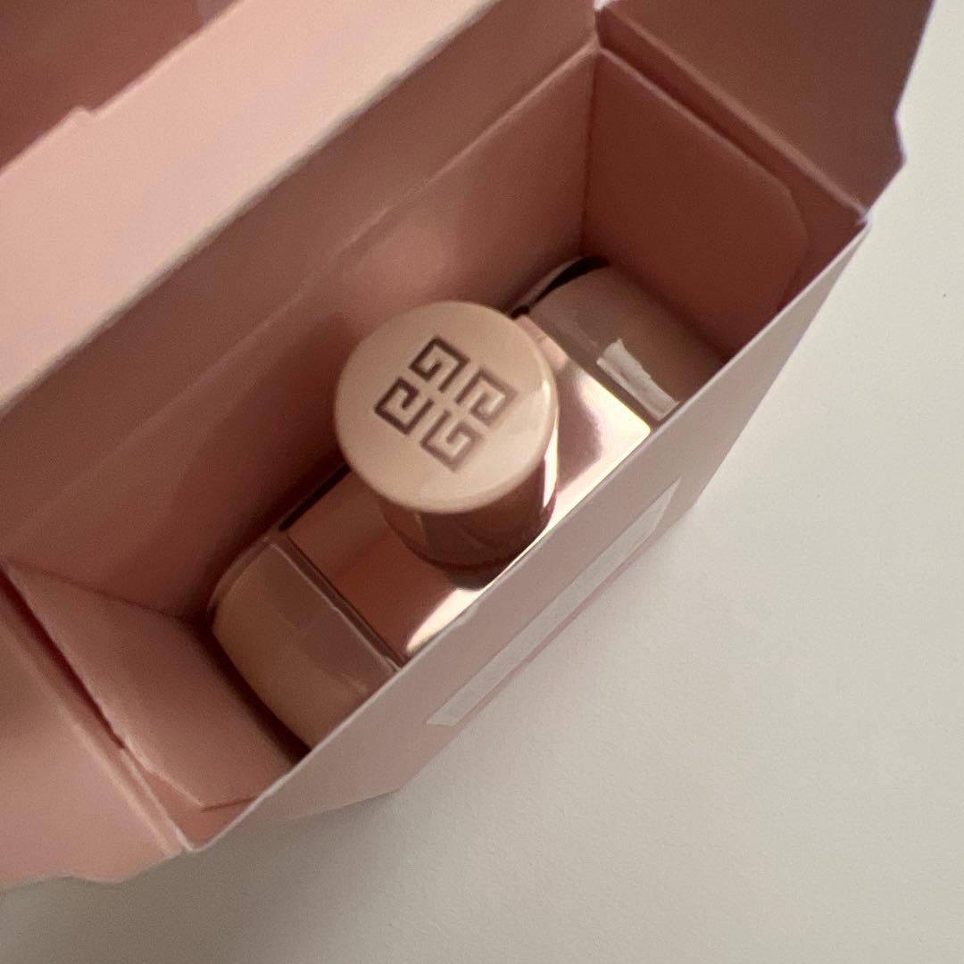 新品　80ml ジバンシー イレジスティブル オーデパルファム 香水