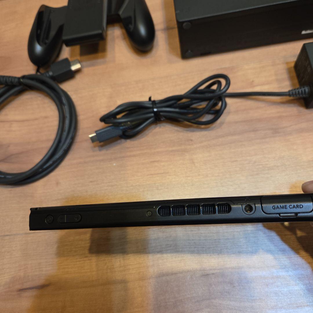 任天堂Switch スイッチ 本体 　バッテリー強化版