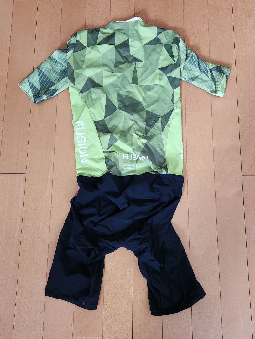 ★大幅値下げ 美品 fusion テンポ トライスーツ