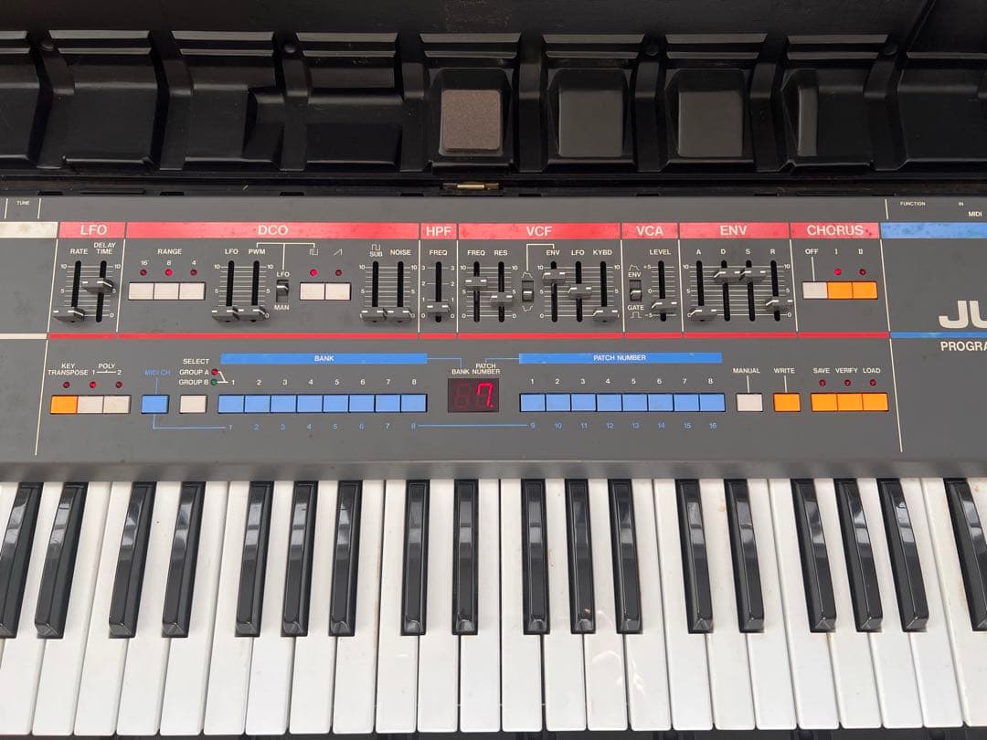 Roland Juno-106 Juno106 オリジナルケース付き　ジャンク品