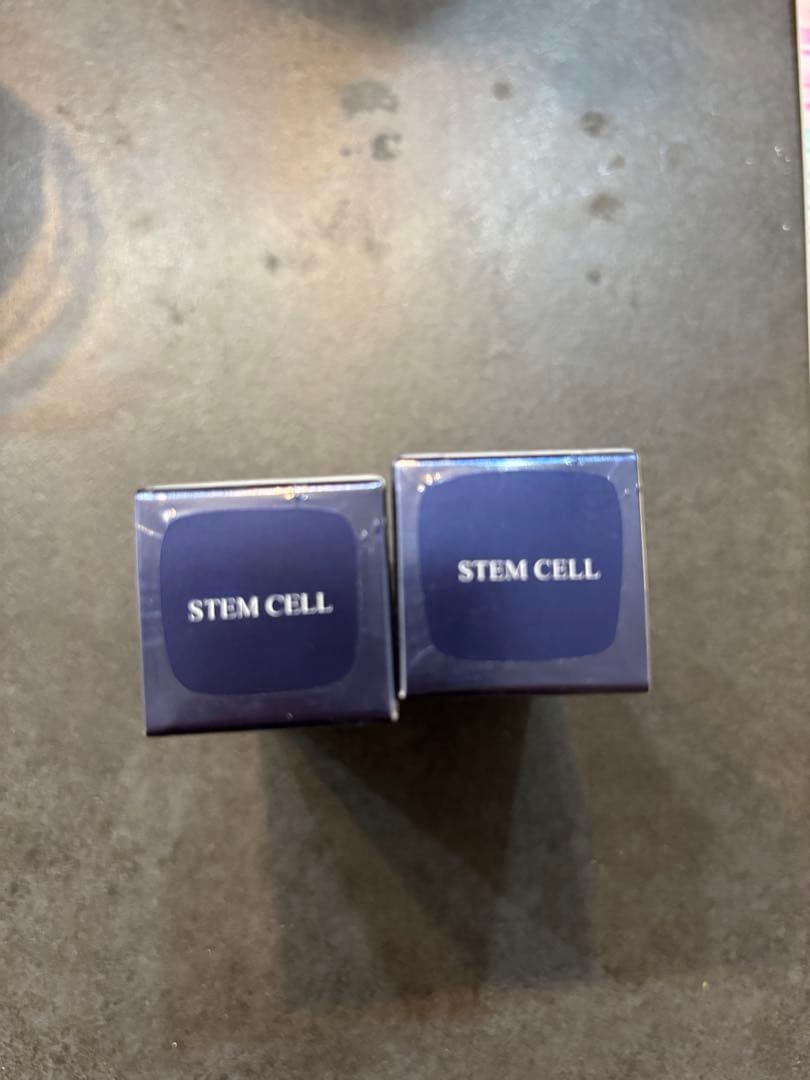 AI R e vo ヒト幹細胞美容液　新品未使用　一本売りも可能です⭐️