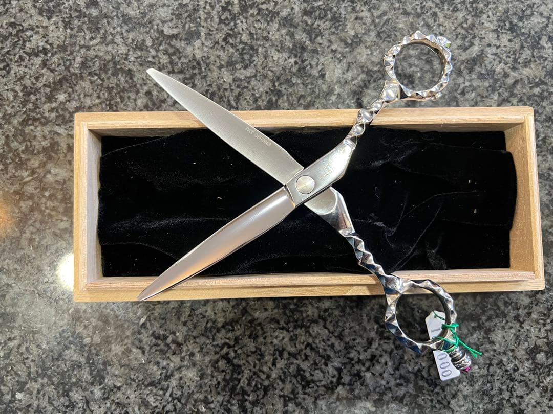 新品アーテックプロ用シザー、本物ルビー装飾