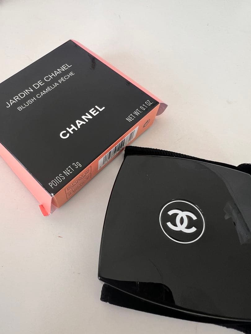 シャネル　ブラッシュ　カメリア　ぺっジュ