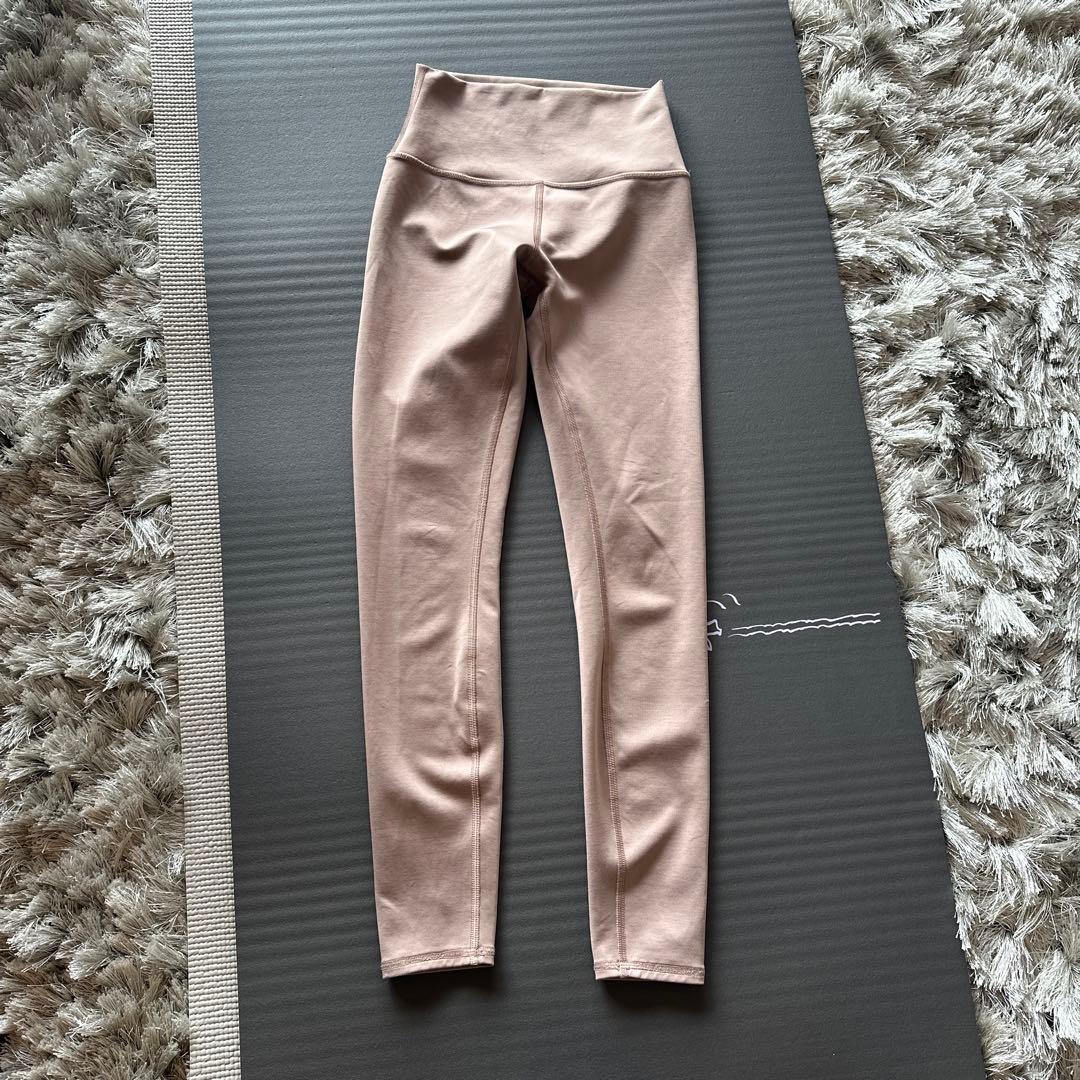 alo レギンス トープ xs