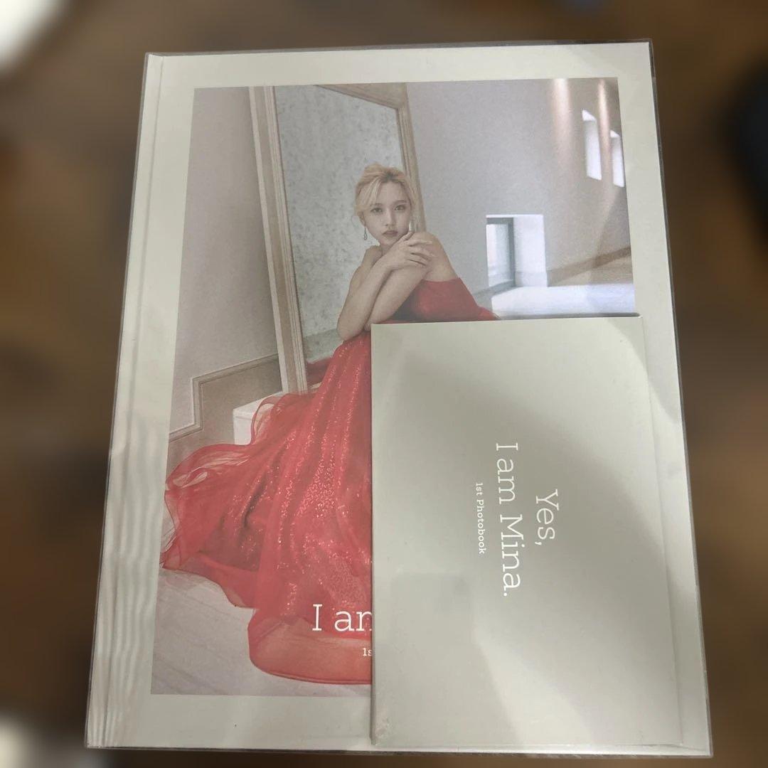 Yes, I am Mina. 1stフォトブック