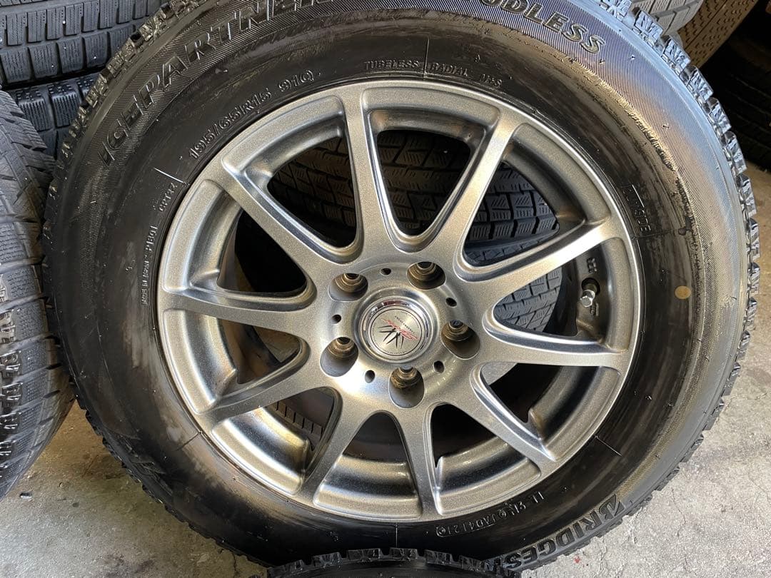 Richard Yatsu 様25.26.27セレナ用　195/65R15