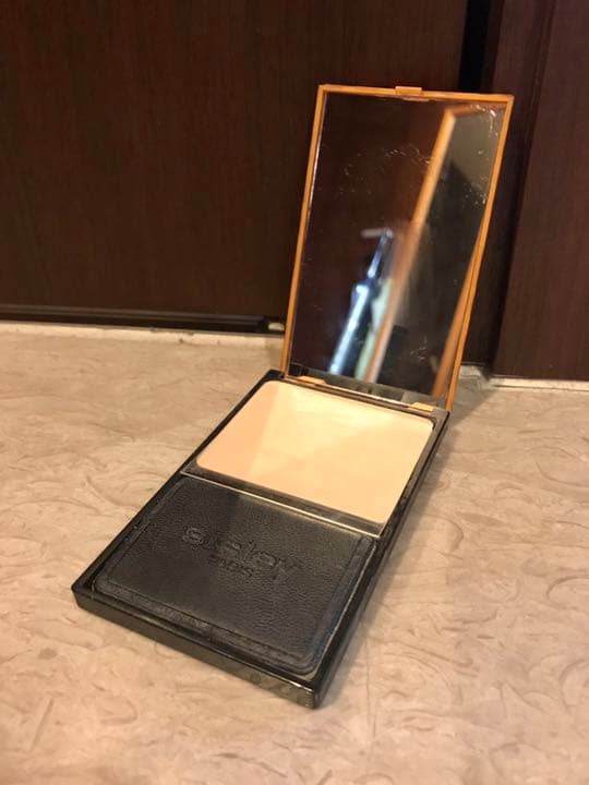 【sisley】フィト パウダー コンパクト（おしろい）