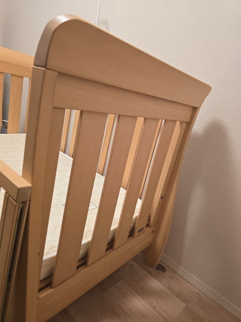 ベビーベッド　Boori 6歳までベッド『スレイ』（アーモンドカラー）