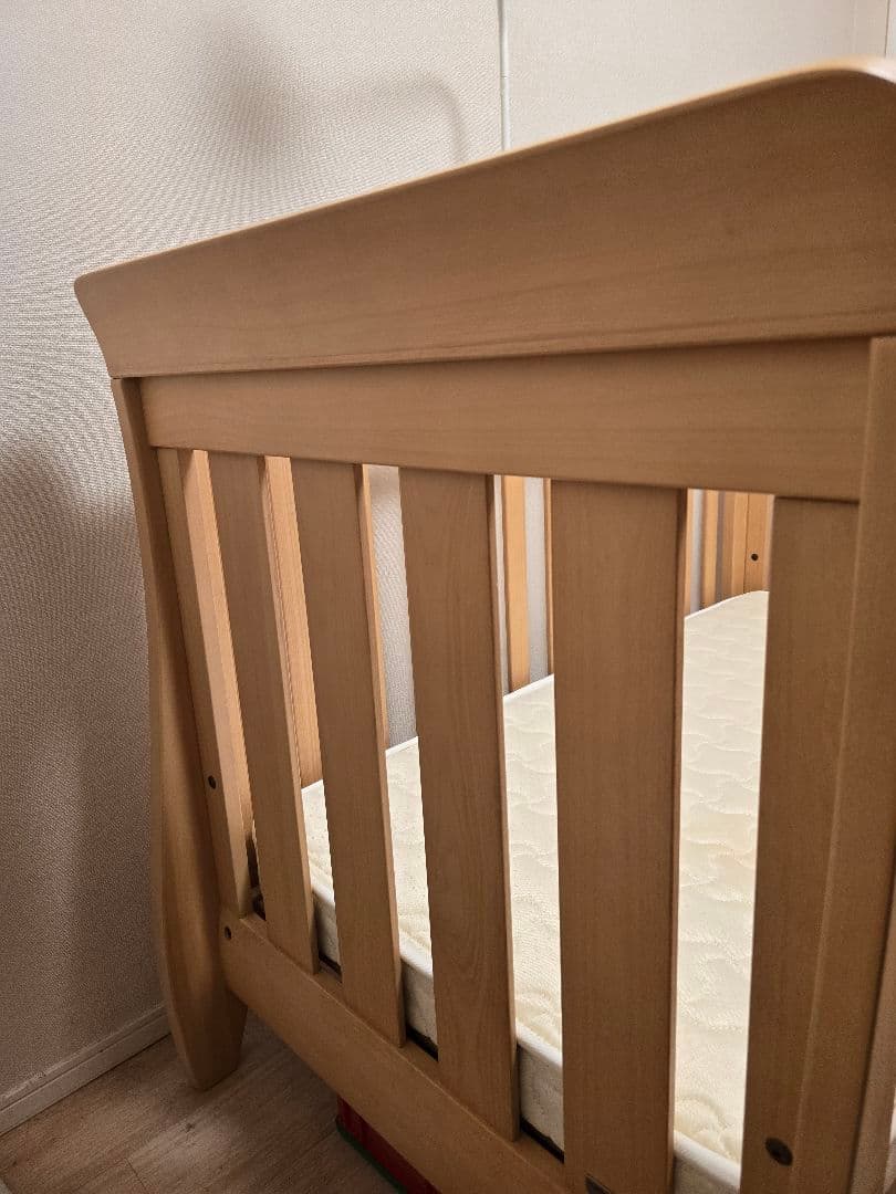 ベビーベッド　Boori 6歳までベッド『スレイ』（アーモンドカラー）