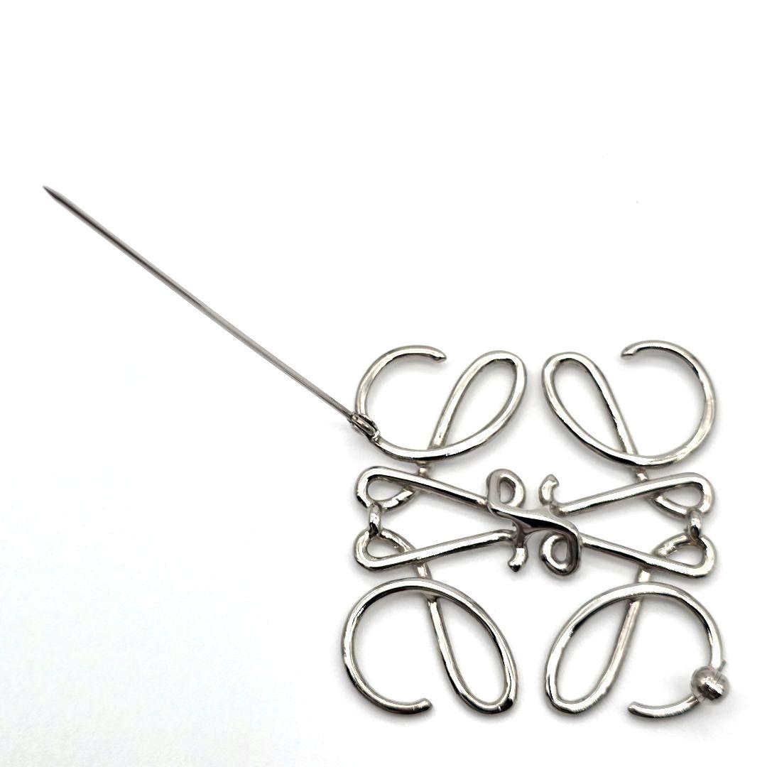 ✨美品 箱付き✨LOEWE アナグラム ブローチ シルバー