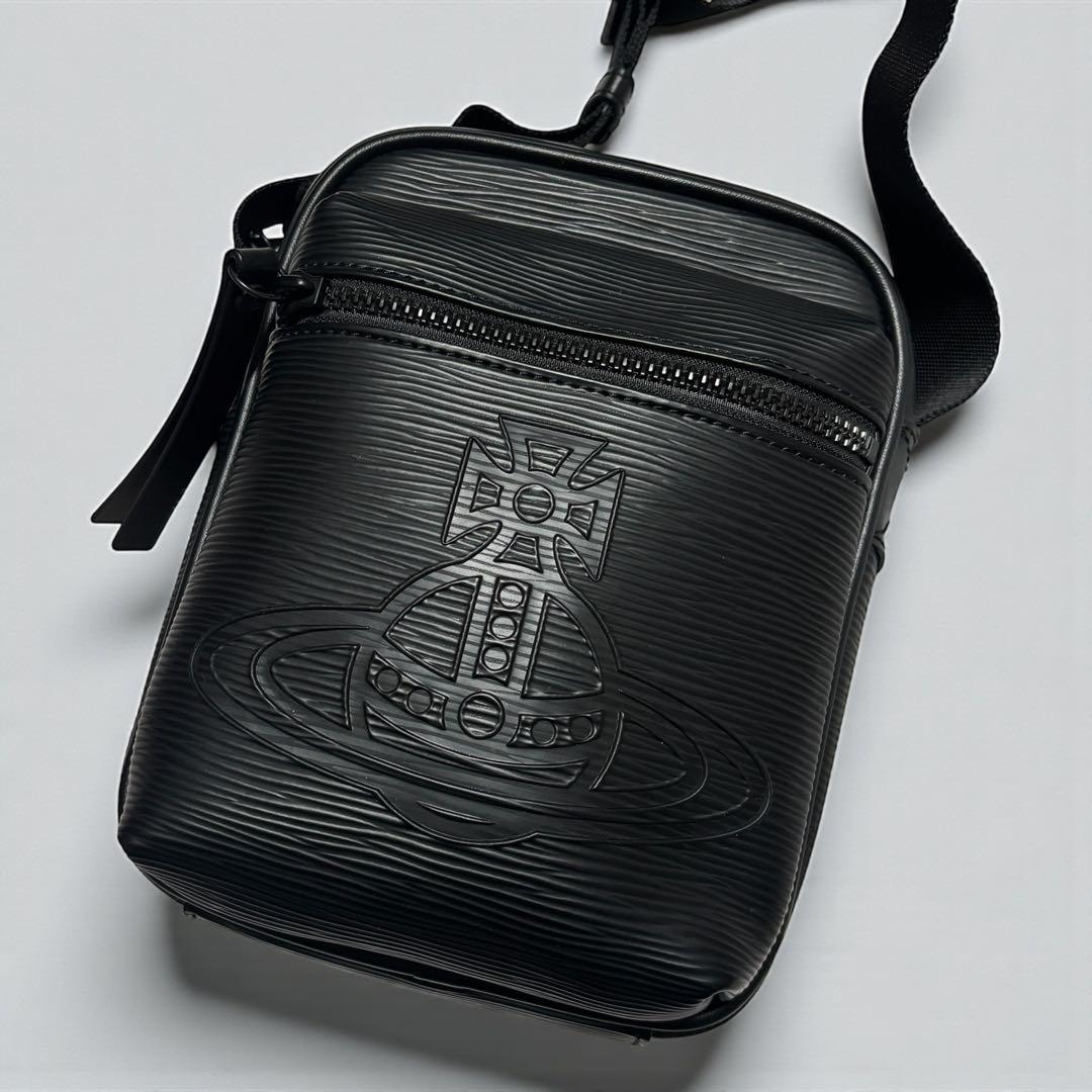 極美品　ヴィヴィアンウエストウッド ショルダーFLOW オーブ 黒 斜め掛け