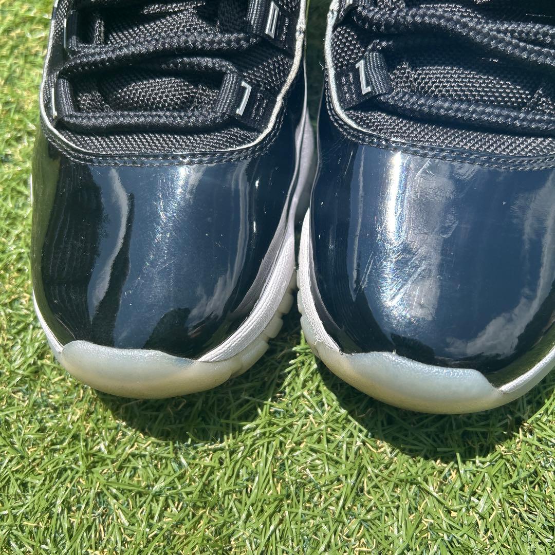 る*た様 希少エアジョーダン 11 ブラック/ホワイトサイズ UK7