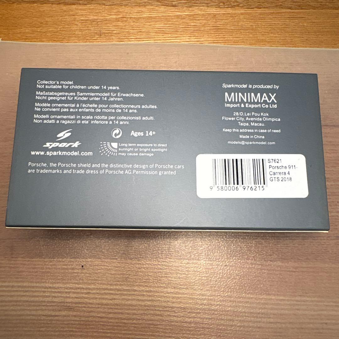 スパーク　ポルシェ　911 カレラ 4 gts 1/43 ミニカー　シルバー