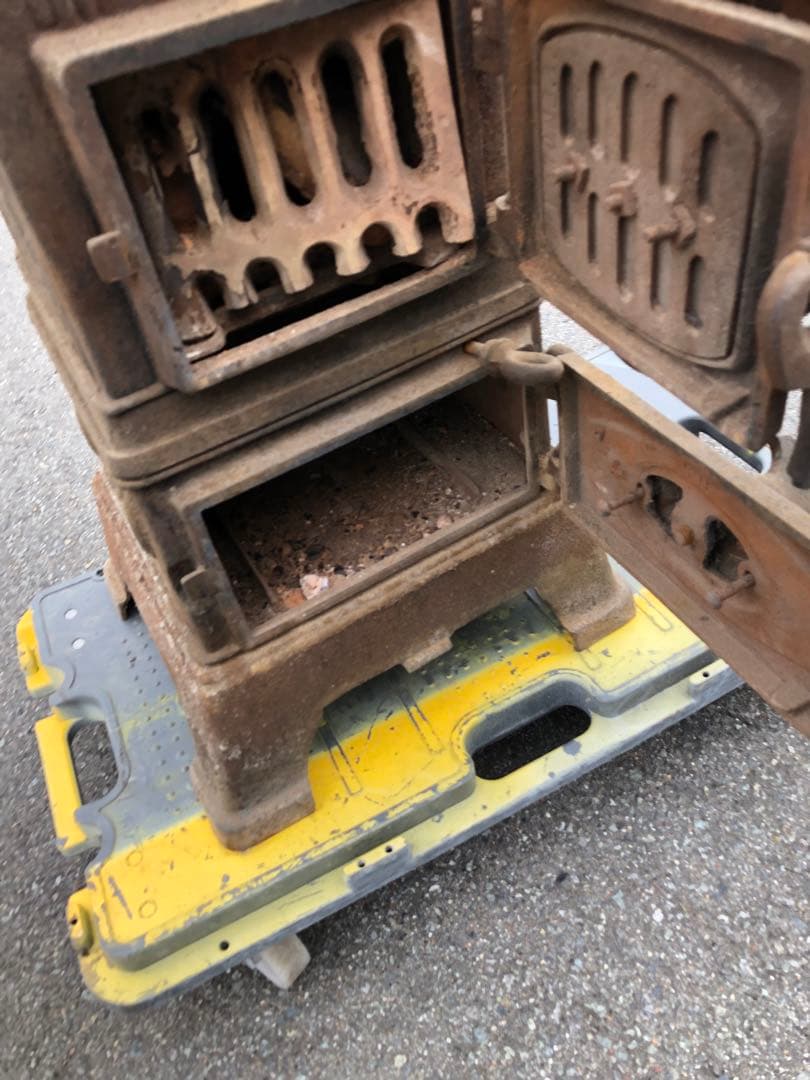 ストーブ フランス　鋳物 鉄製長野市引き取り限定