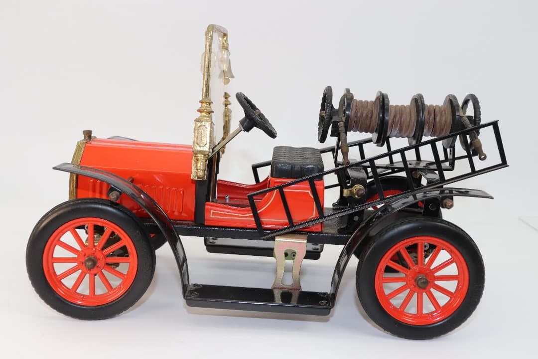 Country Kitchensとイギリスの金属模型自動車２台