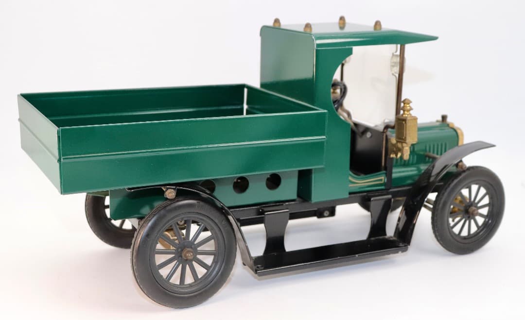 Country Kitchensとイギリスの金属模型自動車２台